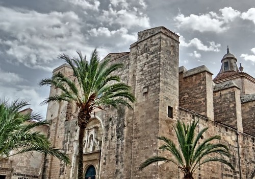 Oferta Hotelera Menorca - Iglesia